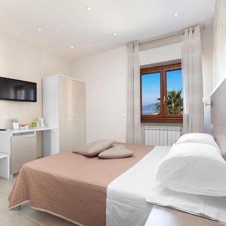 Sun And Sea Vacation Hotell Sorrento Exteriör bild